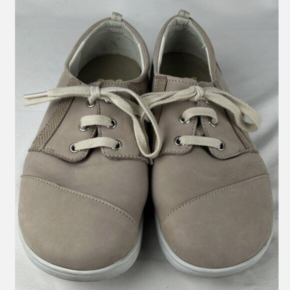 SAS Marnie Taupe Snake Leather Lightweight Sneaker Shoes Sz 7.5 WW Double Wide - Picture 1 of 7